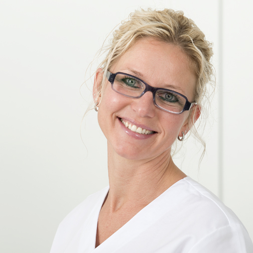 Zahnarztpraxis Göttingen - Dr. Teresa Aschoff :: Team :: <b>Melanie Peschke</b> - 490816_dsc7346f504x504